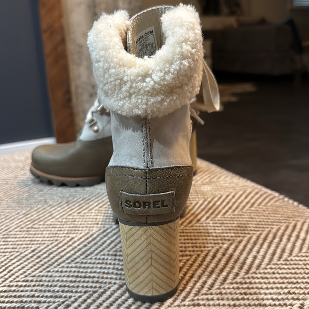 Sorel boots in gorgeous leather and suede with shearling details - Picture 4 of 5
